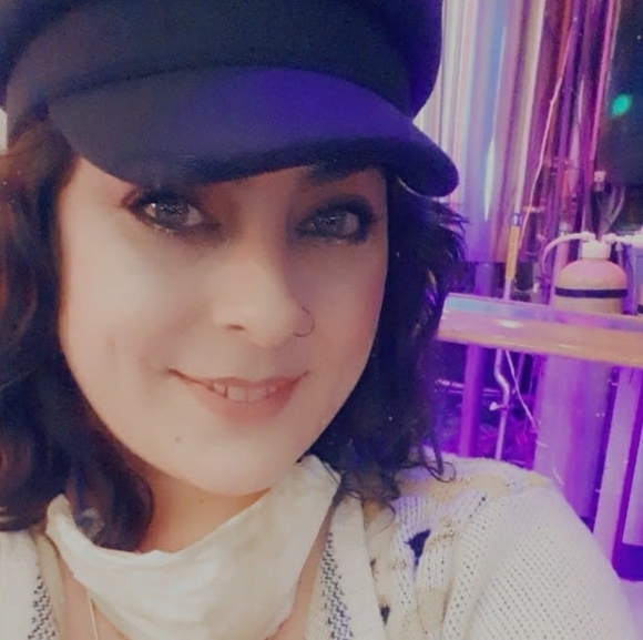 Meet your Posher, Rebecca - Picture 1 of 1